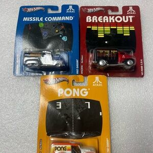 BREAKOUT, MISSLE COMMAND, PONG ATARI 2012 Hot Wheels Pop Culture 1:64 Vehicles